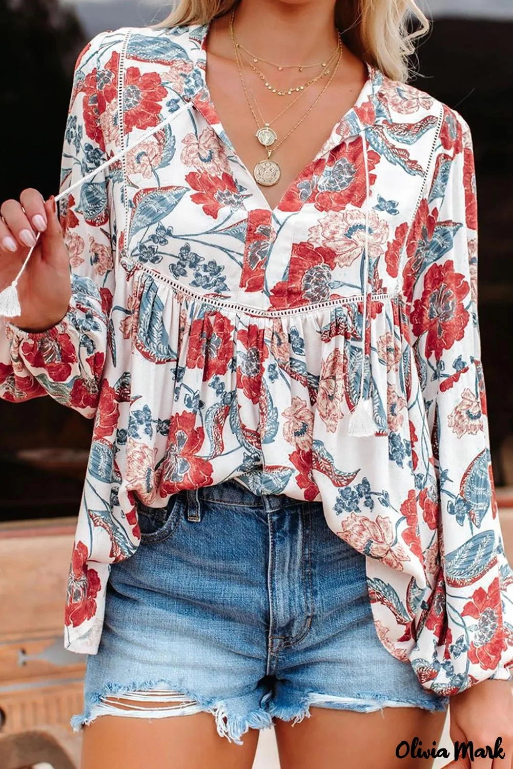 Deanwangkt - Red Floral Patchwork Split Neck Bubble Sleeve Blouse