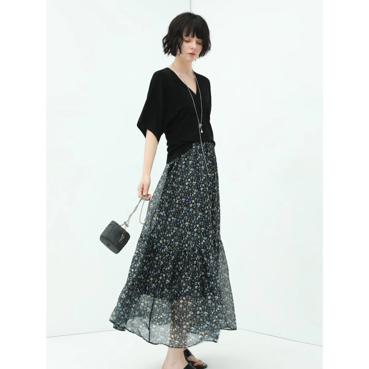 Summery Floral A Line Pleated Black Midi Skirt